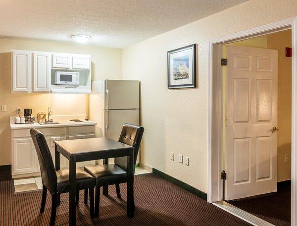 Red Roof Inn & Suites Pensacola-Nas Corry Beach Haven Kültér fotó