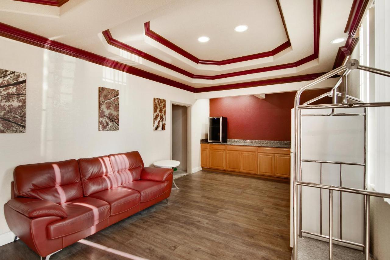 Red Roof Inn & Suites Pensacola-Nas Corry Beach Haven Kültér fotó