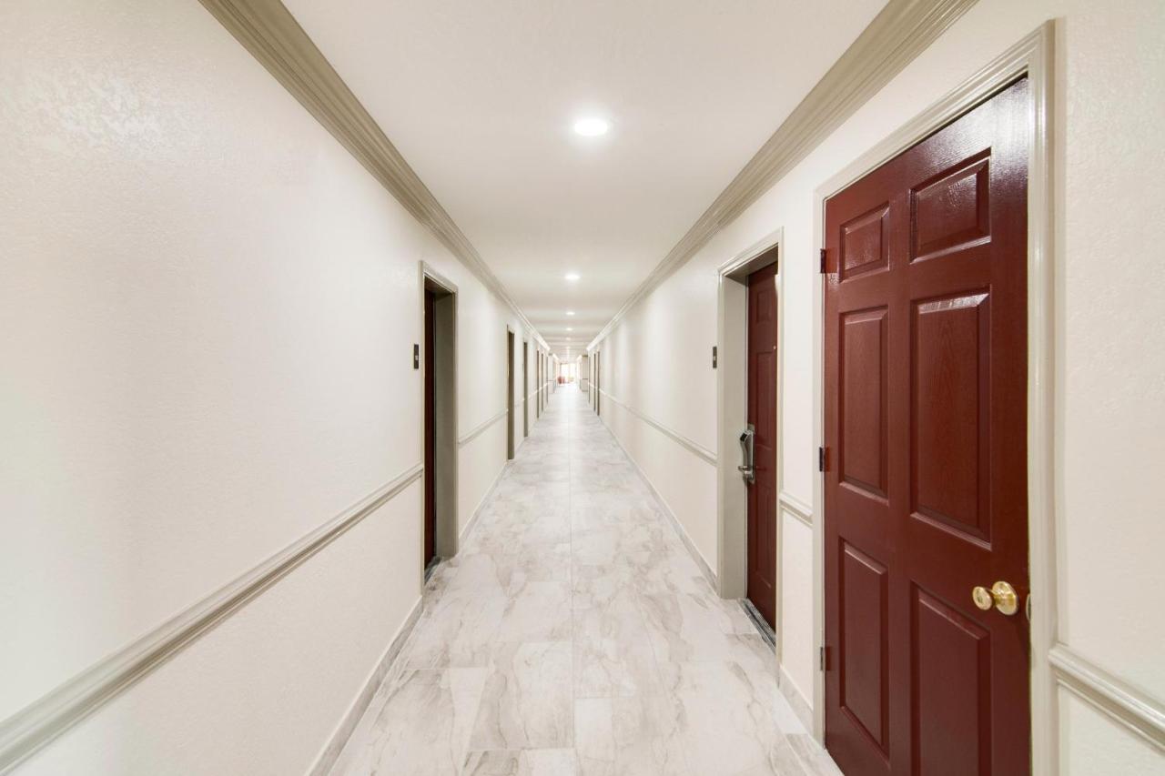 Red Roof Inn & Suites Pensacola-Nas Corry Beach Haven Kültér fotó
