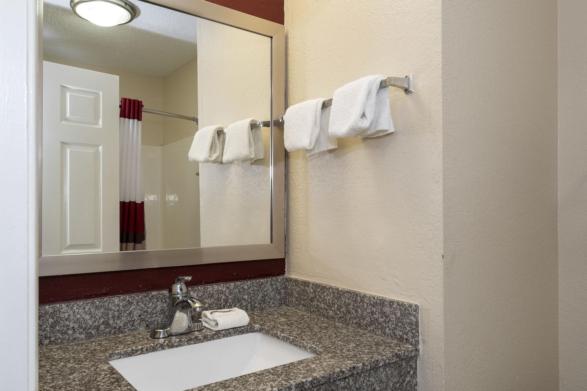 Red Roof Inn & Suites Pensacola-Nas Corry Beach Haven Kültér fotó