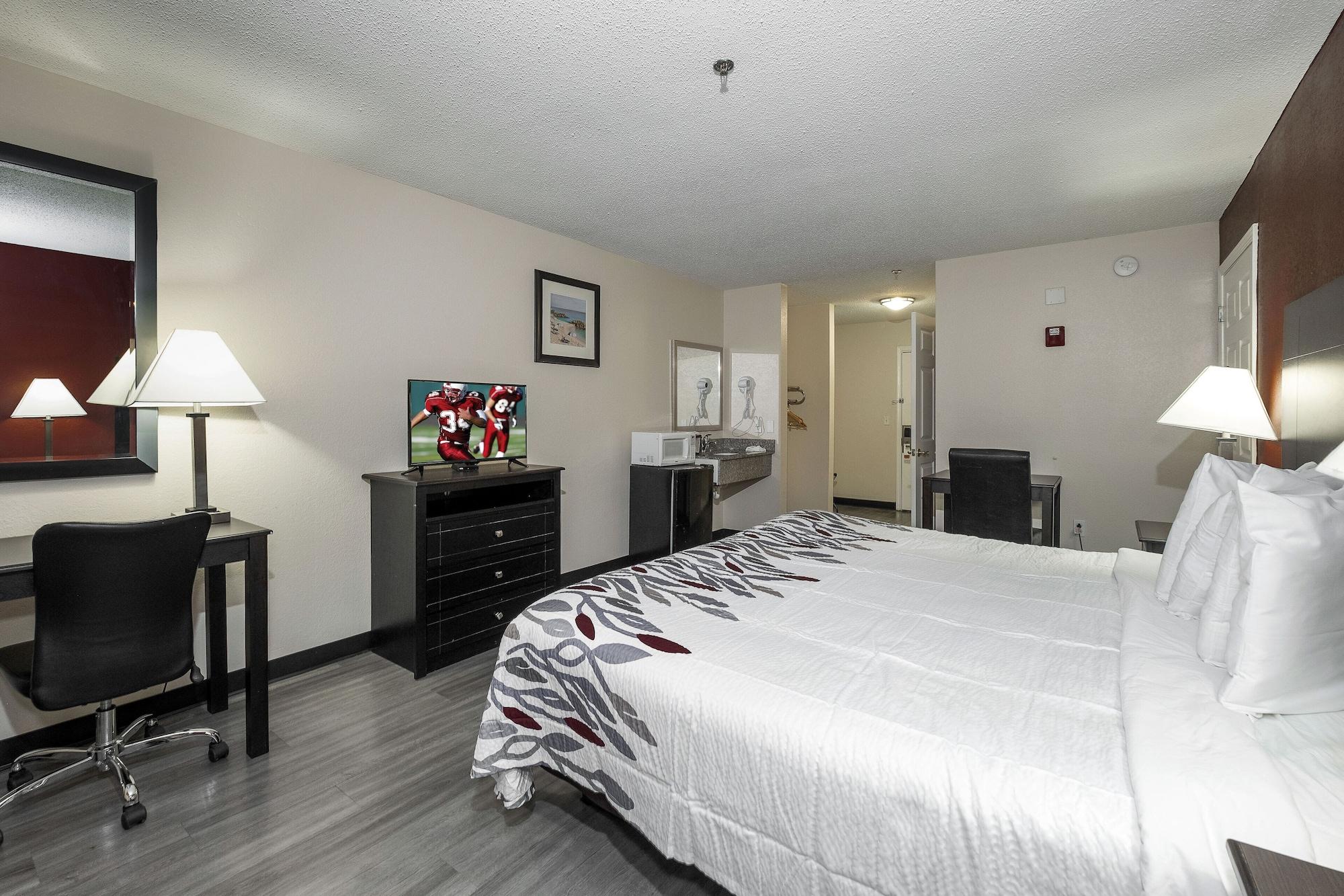 Red Roof Inn & Suites Pensacola-Nas Corry Beach Haven Kültér fotó