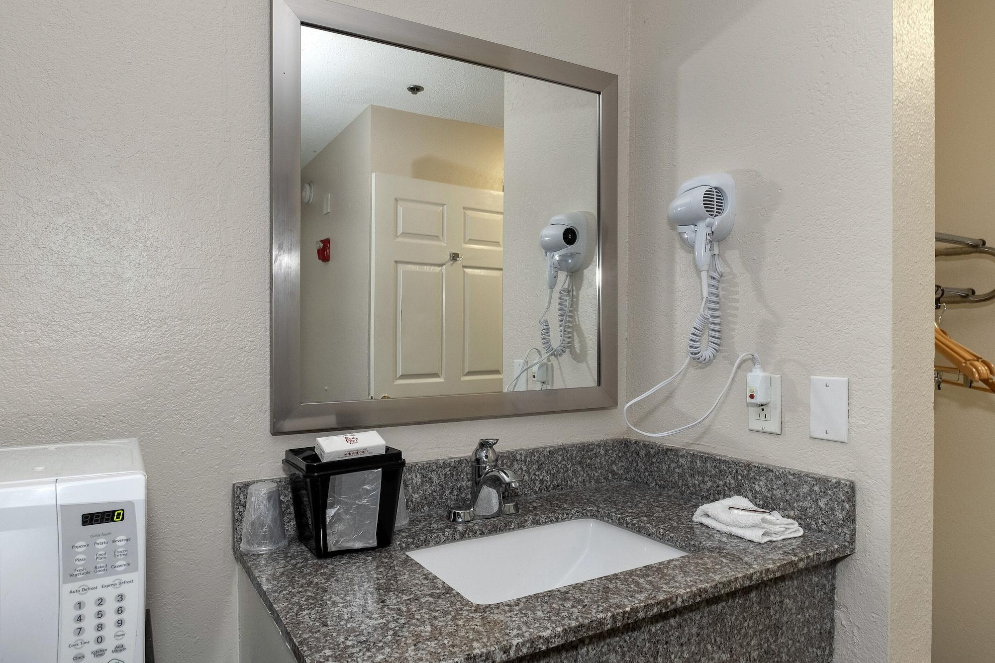 Red Roof Inn & Suites Pensacola-Nas Corry Beach Haven Kültér fotó