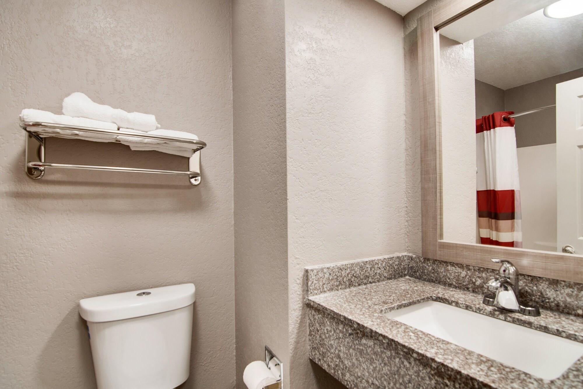 Red Roof Inn & Suites Pensacola-Nas Corry Beach Haven Kültér fotó