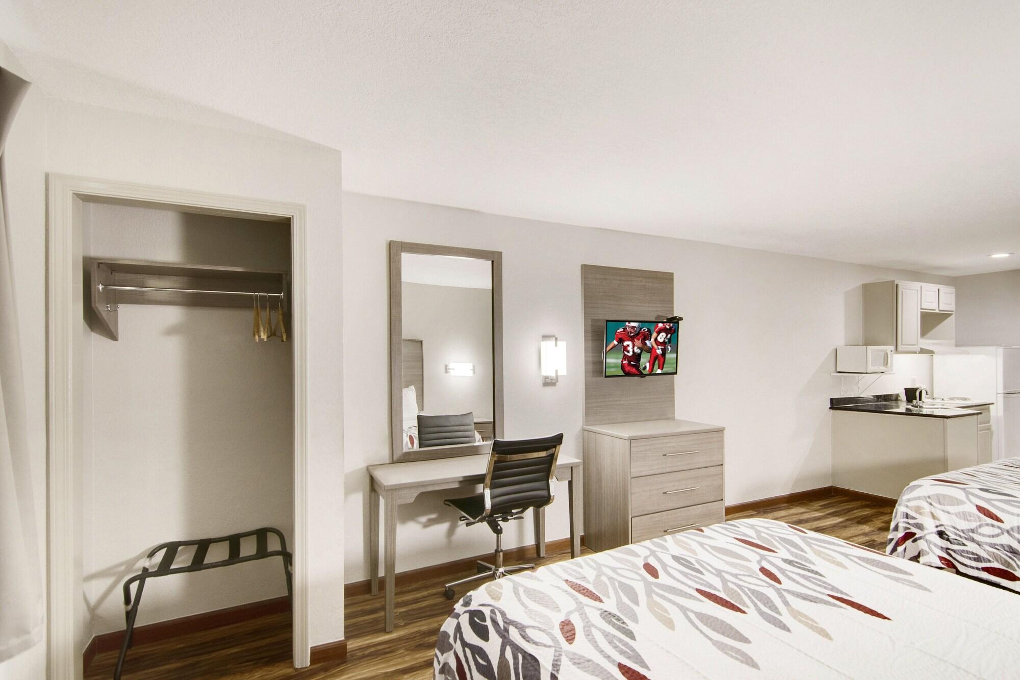 Red Roof Inn & Suites Pensacola-Nas Corry Beach Haven Kültér fotó