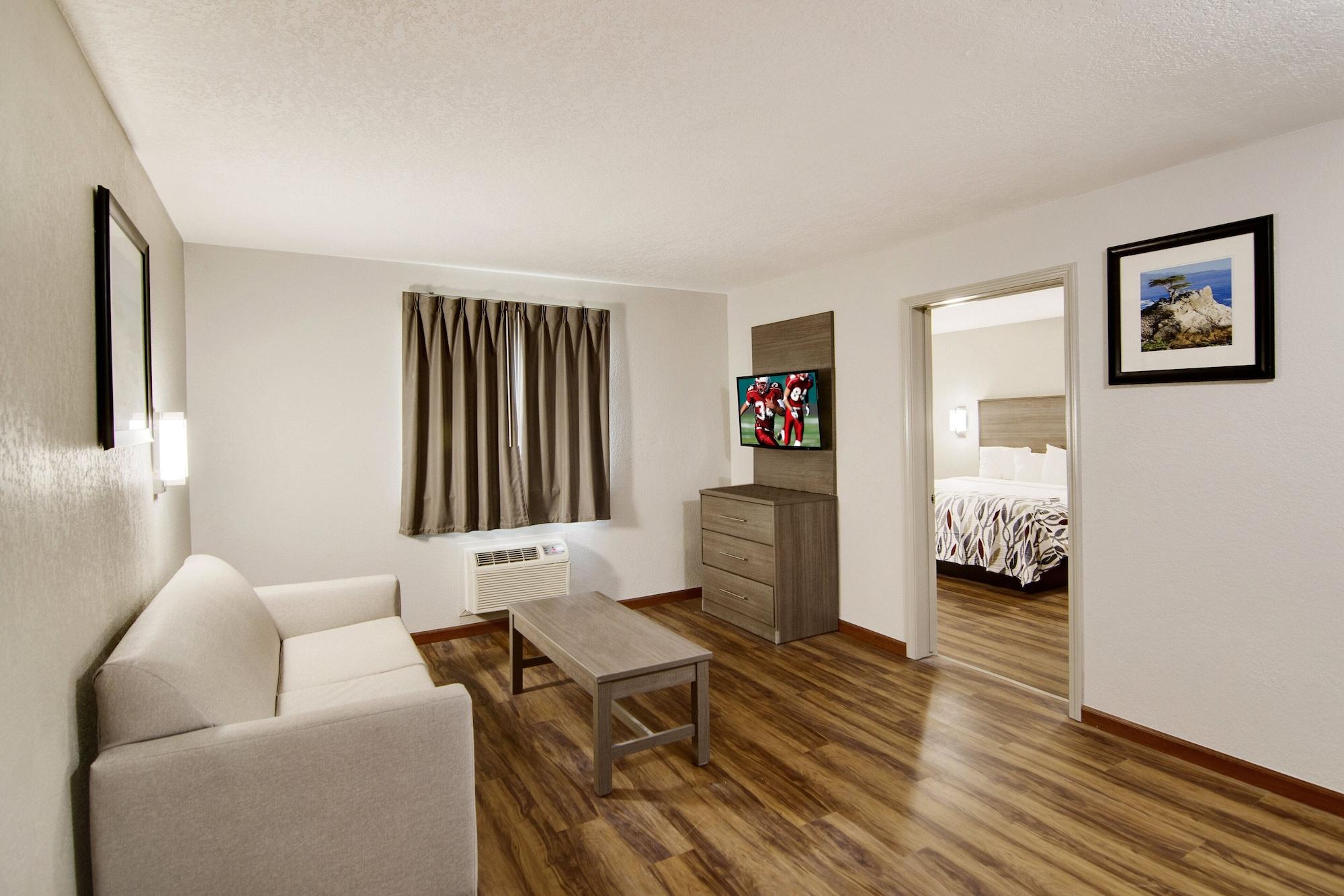 Red Roof Inn & Suites Pensacola-Nas Corry Beach Haven Kültér fotó