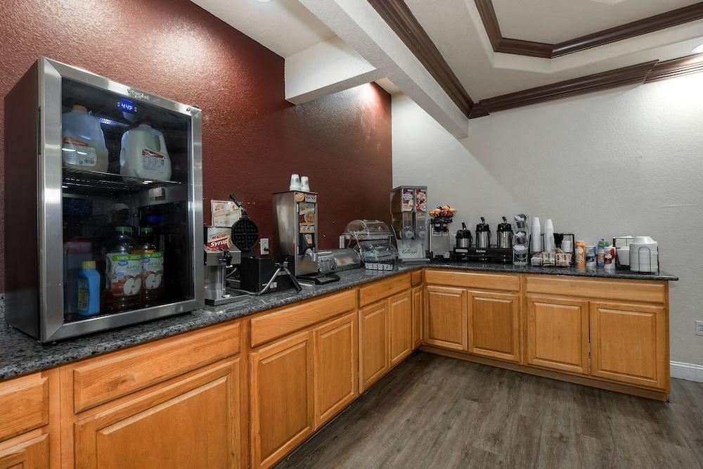 Red Roof Inn & Suites Pensacola-Nas Corry Beach Haven Kültér fotó